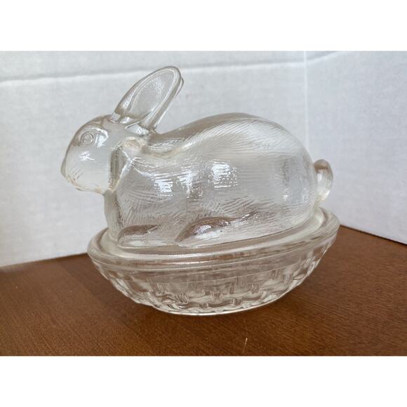 Glass Bunny Rabbit On A Nest Basket LE Smith Covered Candy Dish Vintage 5” Long - Picture 1 of 9